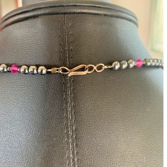 Vintage Hematite Cabochon and bead Necklace, Unmarked - Picture 2 of 2